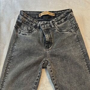 Women's Gray Skinny Jeans
